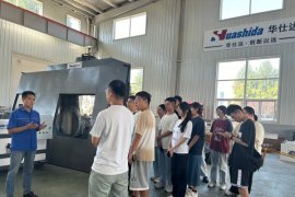 Qingdao University is studying the 3pe steel pipe anti-corrosion line at Huashida