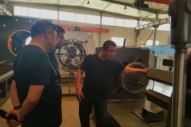 Why choose Huashida insulation pipe equipment